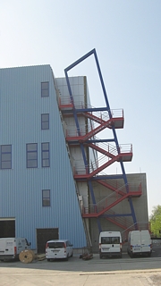 Nordansicht des Maschinenhauses mit Stahl-Schrägtreppe