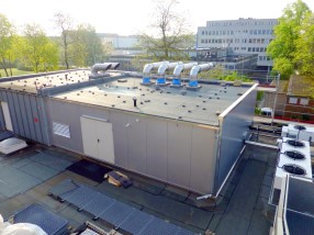 Neue Lftungszentrale fr den Linearbeschleuniger am Klinikum Braunschweig auf dem Flachdach